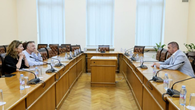Ситуацията в Български пощи е изключително сложна и изисква ясен